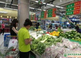 潍坊：菜价飞涨，茼蒿比肉贵 ()